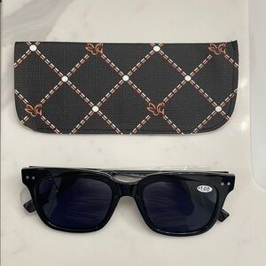 Stylish Sunglasses 1.0 Readers with Case